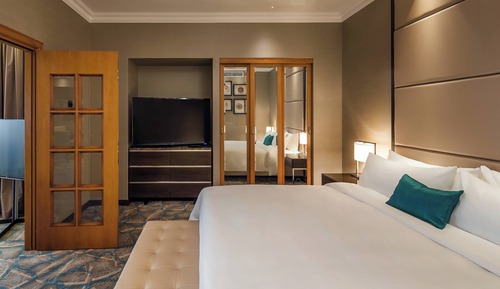 Senator Suite, 1 Bedroom Suite, 1 King Bed, Sofa Bed