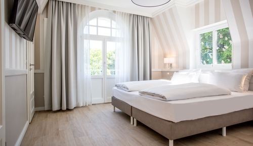 Habitación doble, en edificio anexo