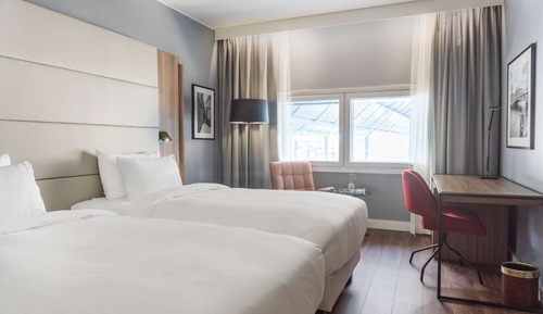 Habitación superior (Airport View)