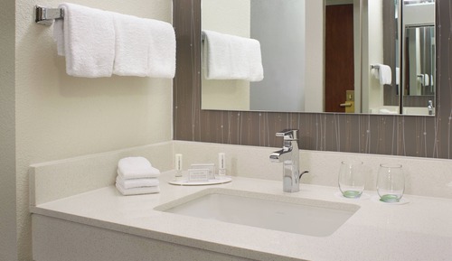 Habitación, 2 camas de matrimonio, no fumadores (Mobility/Hearing Access, Roll-in Shwr)