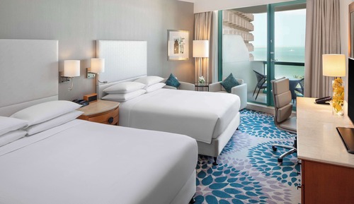 Habitación, 2 camas de matrimonio, vistas parciales al mar