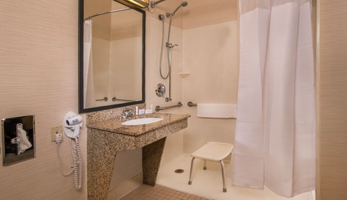 Habitación, 2 camas de matrimonio (Hearing Accessible)