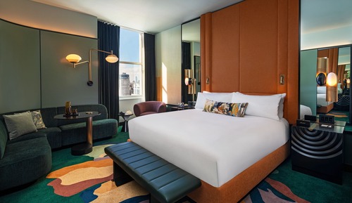 Habitación superior, 1 cama de matrimonio grande, vistas a la ciudad (Hearing Accessible)