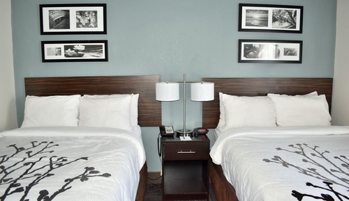 Suite, 2 camas de matrimonio, cocina básica