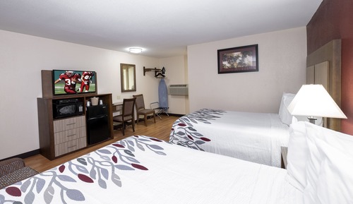 Habitación Deluxe, 2 camas dobles (Larger Room, Smoke Free)