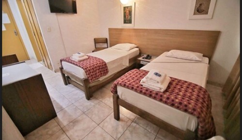 Habitación con 2 camas individuales