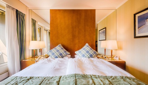 Habitación estándar con 2 camas individuales, balcón, junto al lago