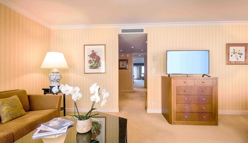 Suite ejecutiva, 1 cama de matrimonio grande, balcón, vistas al lago