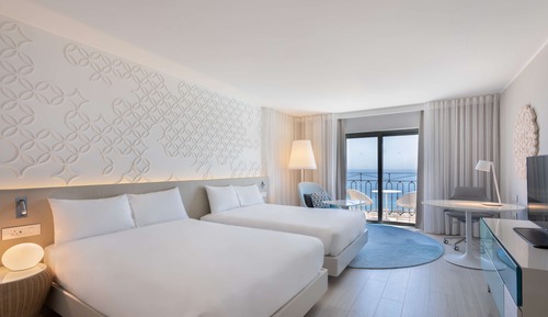 Habitación familiar, 2 camas de matrimonio, no fumadores, vistas al mar