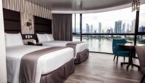 Habitación superior, 2 camas dobles, vistas a la bahía