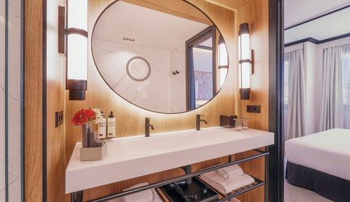 Superior Deluxe Double Room (2 adults 1 child)