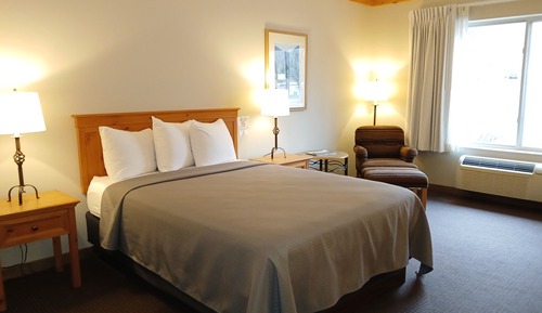 Habitación estándar, 1 cama de matrimonio (Parking Lot View)