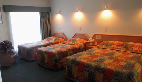 Habitación familiar, cocina básica (STD Twin / Family)