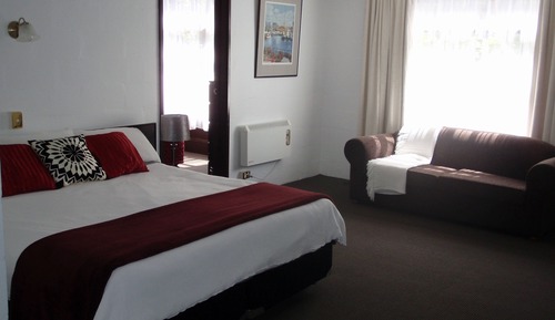 Suite, 2 habitaciones (First Floor Rooms 2 Flights of Stairs)