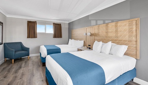 Habitación, 2 camas de matrimonio, accesible para personas con discapacidad, bañera