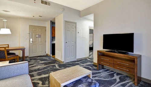 Suite, 1 cama de matrimonio grande con sofá cama, no fumadores (Mobility & Hearing, Roll-in Shower)