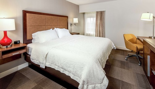 Habitación, 1 cama de matrimonio grande, frigorífico y microondas