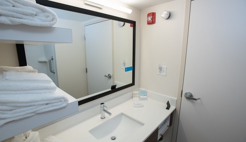 Habitación, 2 camas de matrimonio, accesible para personas con discapacidad (Hearing)