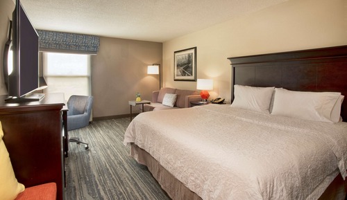 Estándar con cama de matrimonio King