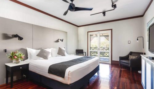 Estudio, vistas al jardín