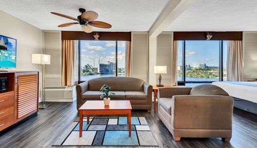 Suite, 1 cama de matrimonio grande, no fumadores, frigorífico y microondas (with Sofabed)