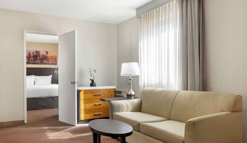 Suite, 1 cama de matrimonio, no fumadores, frigorífico y microondas (with Sofabed)