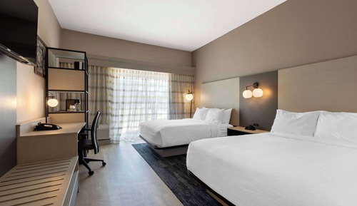 Habitación estándar, 2 camas de matrimonio, accesible para personas con discapacidad