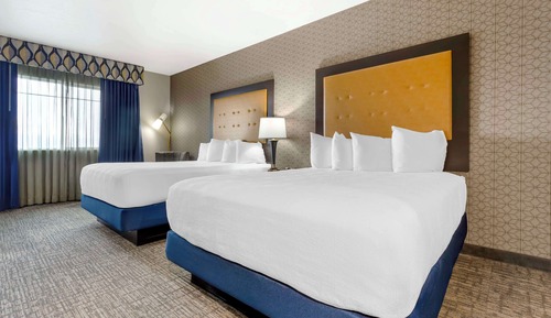 Habitación estándar, 2 camas de matrimonio, accesible para personas con discapacidad, bañera