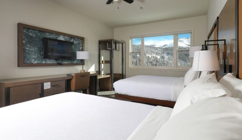 Mountain View 2 Queens Guestroom