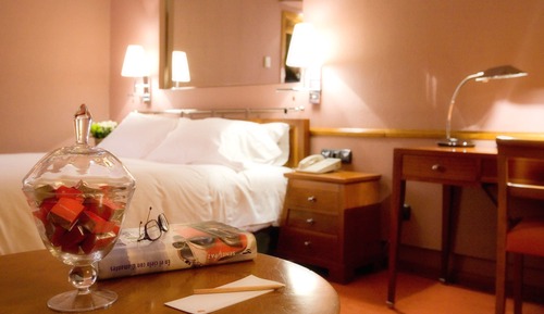 Habitación superior con 1 cama doble o 2 individuales