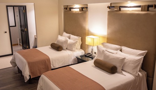 Business Two Full Size Bed Adult Only Business Lounge Access