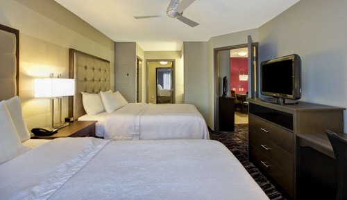 Suite, 2 camas dobles, accesible para personas con discapacidad, no fumadores (Roll-in Shower)