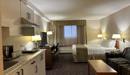 Habitación, 1 cama de matrimonio, cocina básica