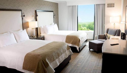 Habitación, 2 camas de matrimonio (Roll-In Shower, Hearing Accessible)