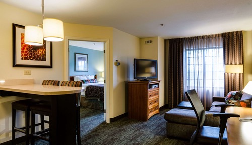 Suite, 1 cama de matrimonio (Mobility Roll in Shower One Bedroom)