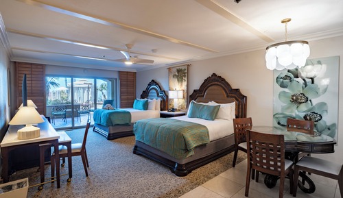 Suite junior, 2 camas de matrimonio, vistas parciales al mar