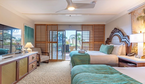 Habitación estándar, 2 camas de matrimonio, vistas parciales al mar