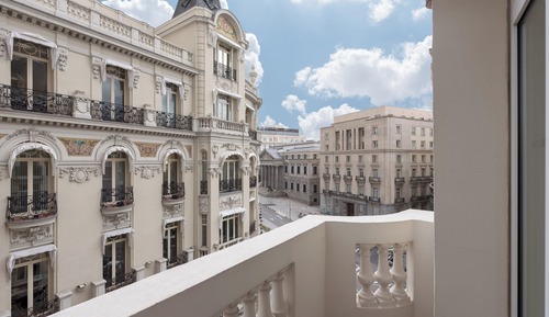 Premium Cortes View Room with 1 King Bed