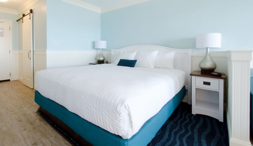 Habitación Deluxe, 1 cama de matrimonio grande, balcón, vistas parciales al mar