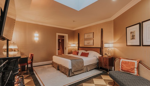 Junior Suite Skyline Terrace "The Wellington Club" Access