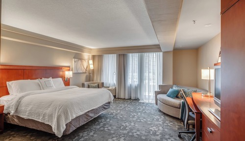 Habitación, 1 cama de matrimonio grande con sofá cama, balcón, frente al mar (Balcony)