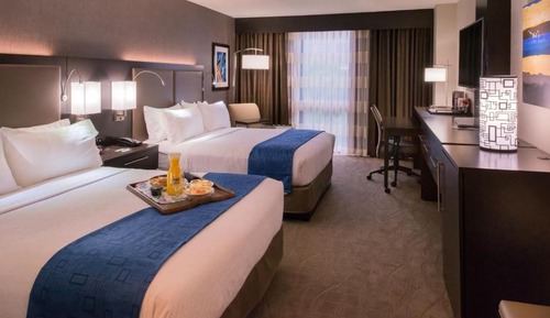 Habitación clásica (Two Queen Hearing Mobility Access)