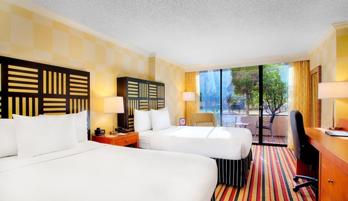 Habitación, 2 camas dobles, patio