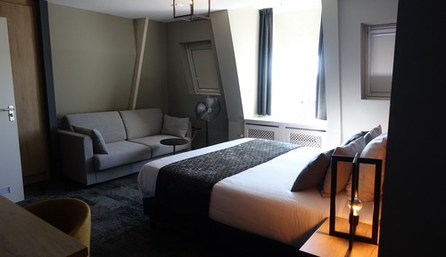 Habitación superior, 1 cama de matrimonio, vistas al canal (or Garden View)