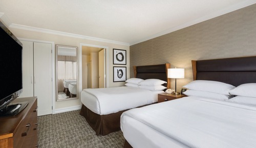 Suite - 2 Double Beds with Queen Sofabed