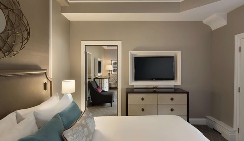 Suite, 1 cama de matrimonio grande (Frontenac Suite King)