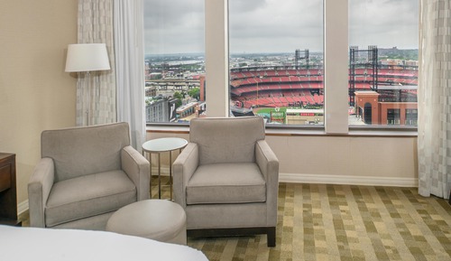 Hab. cama matr. extragr., vistas estadio