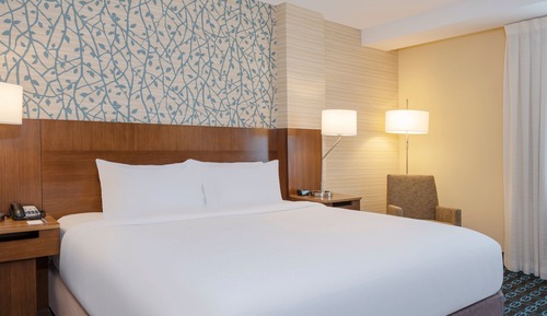 Habitación, 1 cama de matrimonio grande (Mobility/Hearing Accessible, Tub)