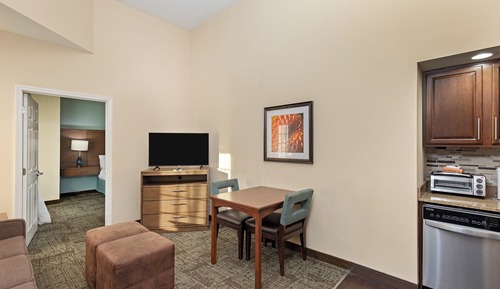 Suite, 2 camas de matrimonio, accesible para personas con discapacidad (Mobility, Accessible Tub)