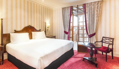 Habitación Premium, terraza (Patio de La Reina View)